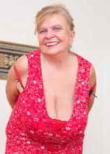 Huge breated mature mama showing her naughty ways