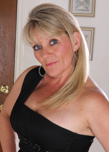 Mature Pictures Featuring 48 Year Old Sherri Donovan From AllOver30