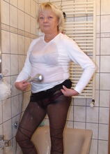 Elite Mature Porn Pics Blonde housewife taking a kinky shower - Mature.nl xxx sex photos