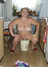 Elite Mature Porn Pics Mature cleaning lady makes it dirty - Mature.nl xxx sex photos