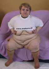 Elite Mature Porn Pics Chunky mature slut showing her succulant body - Mature.nl xxx sex photos