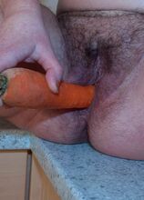 Elite Mature Porn Pics shoving vegetables up her holes - Mature.nl xxx sex photos