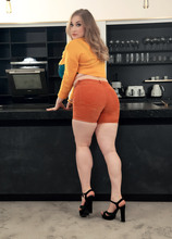 Elite Mature Porn Pics Cheryl Blossom: The Busty Bartender - Scoreland xxx sex photos